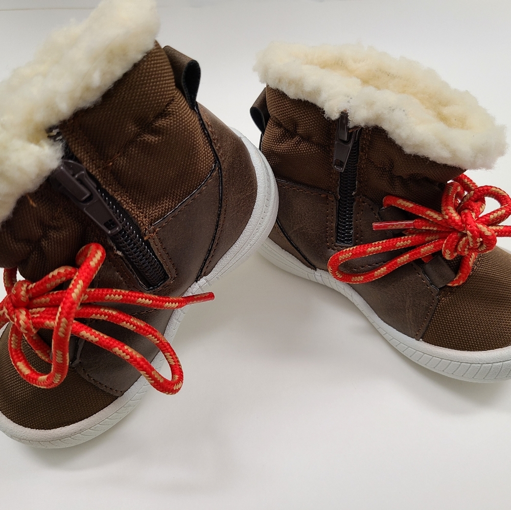 Oomphies Toddler shoes/ boots size 6C